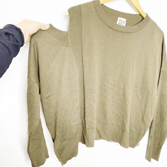PLANET BY LAUREN G Asymmetric cold shoulder Sweater green pima WOMENS ONE SIZE - Picture 3 of 7